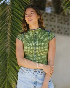 Leo Top - Shamrock 13 Leo Top - Shamrock -Theseea AO25 Leo Top Shamrock 4x5 1