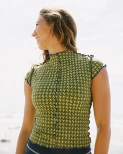 Leo Top - Shamrock 11 Leo Top - Shamrock -Theseea AO25 Leo Top Shamrock 4x5 2