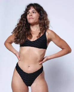 Bobby Bikini Top - Lunata -Theseea SEEA Bobby BikiniTop Phoebe BikiniBottom Lunata 4X5 9 34bb6956 73bd 4531 84e2 18449b318d72