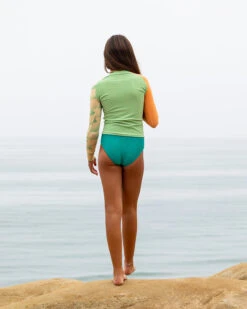 Doheny Rashguard - Girls - Edamame -Theseea SEEA Doheny Rashguard Girls Edamame 4X5 2 da7fb3ff a21e 4972 b1ad 501a905c24d8