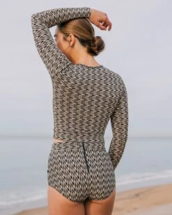 Palomar Crop Top Rashguard - Aries 12 Palomar Crop Top Rashguard - Aries -Theseea SEEA Palomar Rashguard Aries 4x5 4