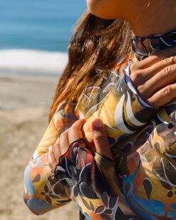 Sila Top - Tigerlily 13 Sila Top - Tigerlily -Theseea SEEA Sila Rashguard Tigerlily 4X5 6