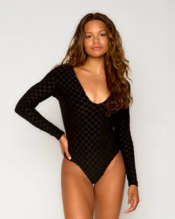Valentina Surf Suit - Night Check 13 Valentina Surf Suit - Night Check -Theseea SEEA Valentina Surfsuit Nightcheck 4X5 11