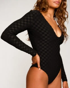 Valentina Surf Suit - Night Check 17 Valentina Surf Suit - Night Check -Theseea SEEA Valentina Surfsuit Nightcheck 4X5 6 6f6d9e81 e0c8 42ca a593 71023efa87db