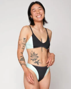 Vega Bikini Top - Black Ice -Theseea SEEA Vega Bikini BlackIce 4X5 7 858639ba e3b0 43ef bb13 c68b6707a39b