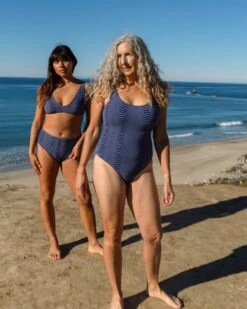 Naomi One Piece - Magma 15 Naomi One Piece - Magma -Theseea SP24 Naomi OnePiece Magma VP AlisaNaomi 15