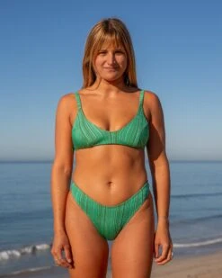 Phoebe Bikini Bottom - Coastal Rib 11 Phoebe Bikini Bottom - Coastal Rib -Theseea SU25 Bobby Top CostalRib VP 1 c41e7f3e e35a 4583 9d0b 10bcaf63503f