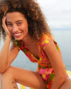 Arianne One Piece - Favinia 11 Arianne One Piece - Favinia -Theseea SU25 Brasil Amanda Engler 4 f5dba969 2191 4ee5 89cd 2d352595e422