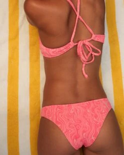 Fonda Bikini Top - Pink Glow -Theseea SU25 Brasil Amanda Engler 5 c4f210d8 6776 4d1d ad32 c3ef48a11534