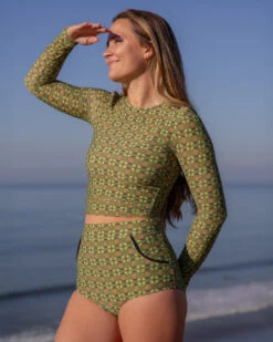 Palomar Crop Top Rashguard - Ecuador 8 Palomar Crop Top Rashguard - Ecuador -Theseea SU25 Palomar Rashgaurd Ecuador 4x5 4