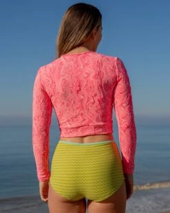 Palomar Crop Top Rashguard - Pink Glow -Theseea SU25 Palomar Rashguard PinkGlow VP 4 5f216f5a c763 44e2 b284 32961baf9e18