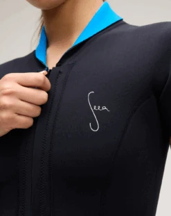 Wanda Yulex Reversible Suit - Black/Blue -Theseea Wanda 4x5 Crop4